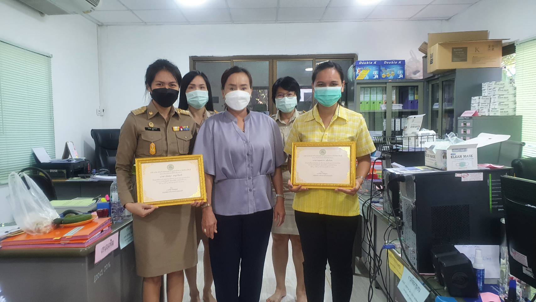 โครงการยกย่องเชิดชูเกียรติผู้มีคุณธรรม จริยธรรม และสร้างคุณประโยชน์แก่สังคม