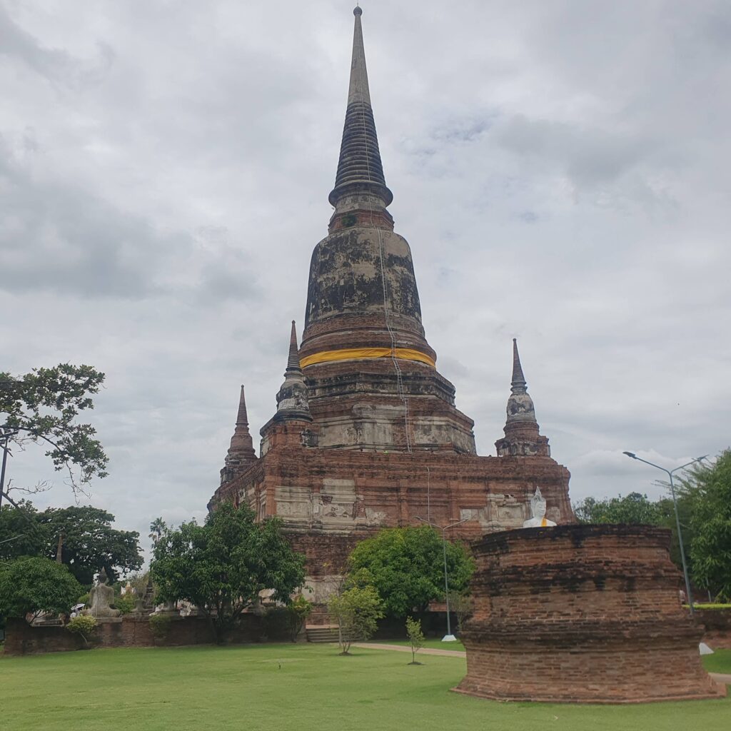 โครงการฝึกอบรมพัฒนาศักยภาพ ของผู้บริหารท้องถิ่น ผู้ช่วยผู้บริหารท้องถิ่น สมาชิกสภาท้องถิ่นพนักงานส่วนตำบล พนักงานจ้าง ผู้นำชุมชนและอาสาสมัครท้องถิ่นรักษ์โลก(อถล.) ประจำปีงบประมาณ2569 line album อยุธยา 260826 144