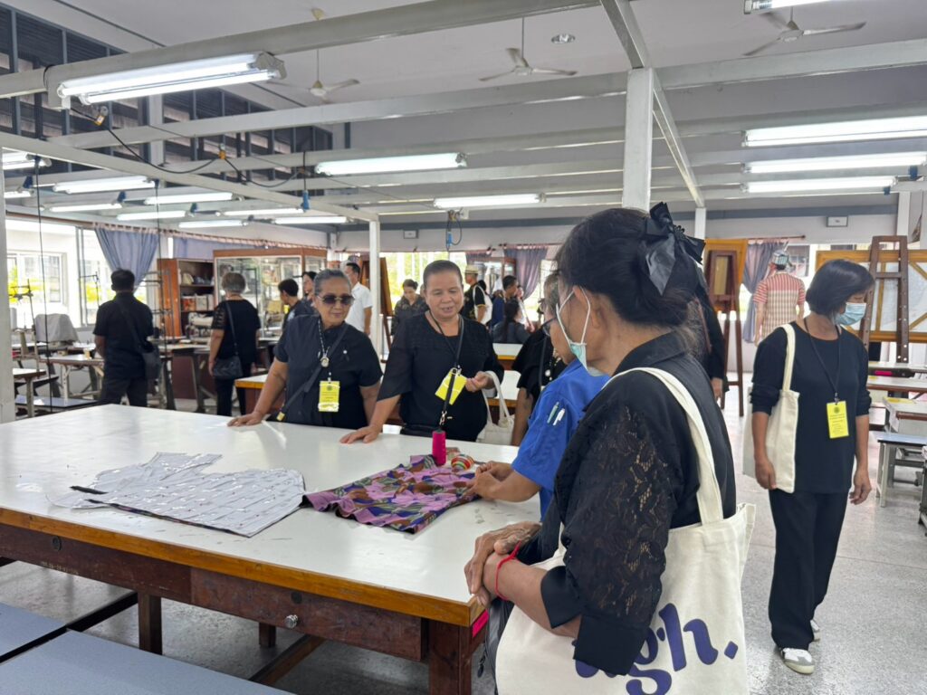 โครงการฝึกอบรมพัฒนาศักยภาพ ของผู้บริหารท้องถิ่น ผู้ช่วยผู้บริหารท้องถิ่น สมาชิกสภาท้องถิ่นพนักงานส่วนตำบล พนักงานจ้าง ผู้นำชุมชนและอาสาสมัครท้องถิ่นรักษ์โลก(อถล.) ประจำปีงบประมาณ2569 line album อยุธยา 260826 345