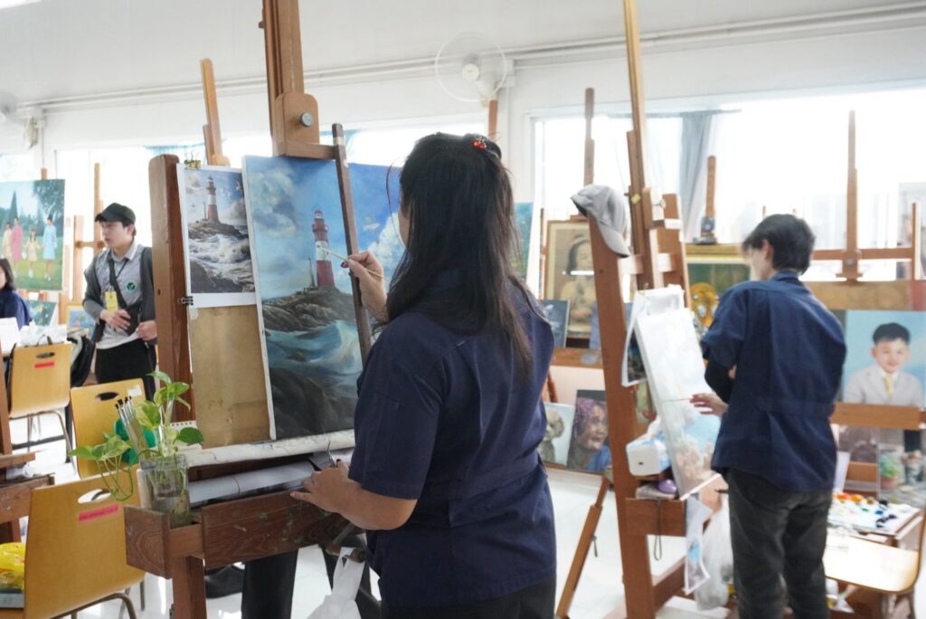 โครงการฝึกอบรมพัฒนาศักยภาพ ของผู้บริหารท้องถิ่น ผู้ช่วยผู้บริหารท้องถิ่น สมาชิกสภาท้องถิ่นพนักงานส่วนตำบล พนักงานจ้าง ผู้นำชุมชนและอาสาสมัครท้องถิ่นรักษ์โลก(อถล.) ประจำปีงบประมาณ2569 line album อยุธยา 260826 37