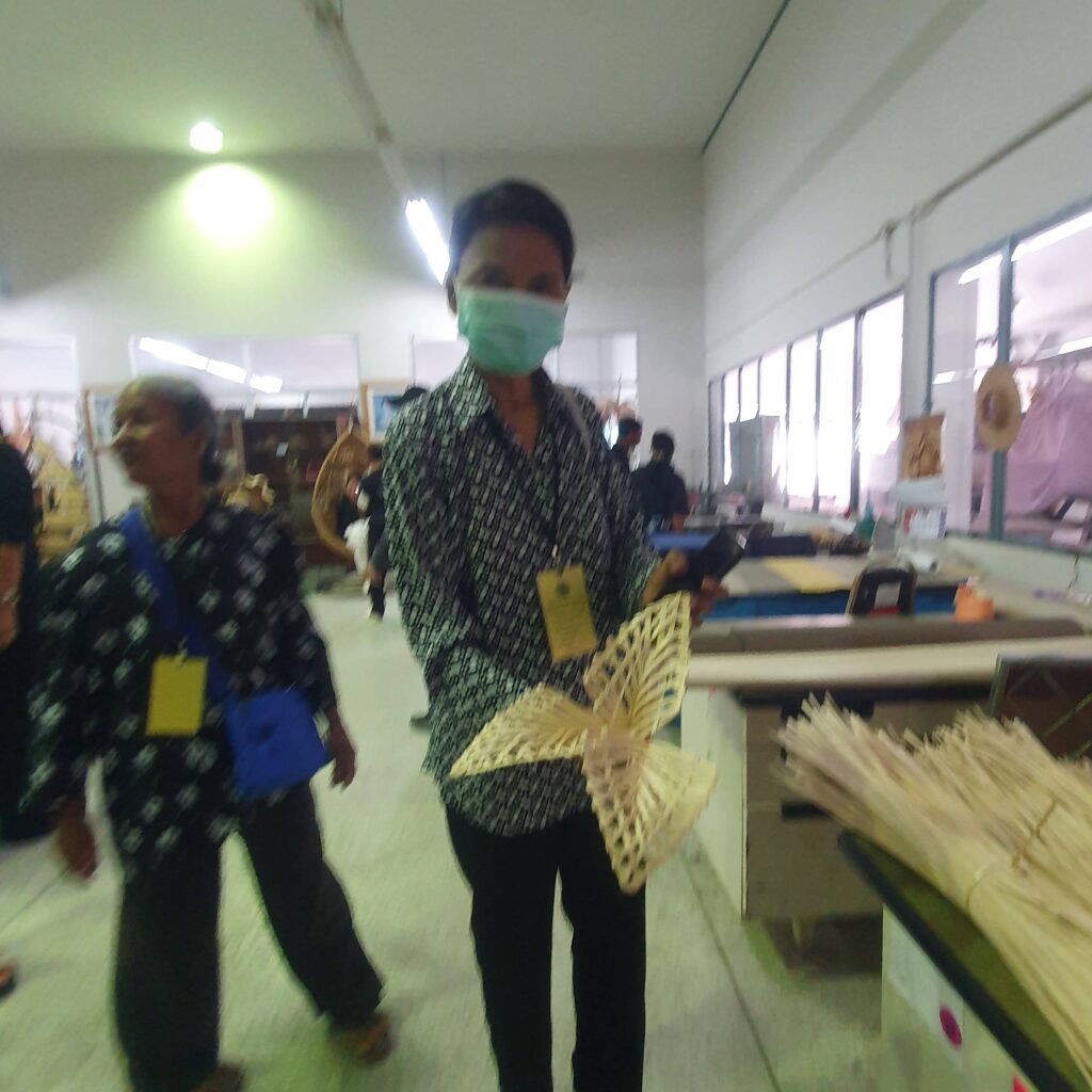 โครงการฝึกอบรมพัฒนาศักยภาพ ของผู้บริหารท้องถิ่น ผู้ช่วยผู้บริหารท้องถิ่น สมาชิกสภาท้องถิ่นพนักงานส่วนตำบล พนักงานจ้าง ผู้นำชุมชนและอาสาสมัครท้องถิ่นรักษ์โลก(อถล.) ประจำปีงบประมาณ2569 line album อยุธยา 260826 419